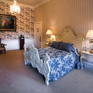 Signature Suite